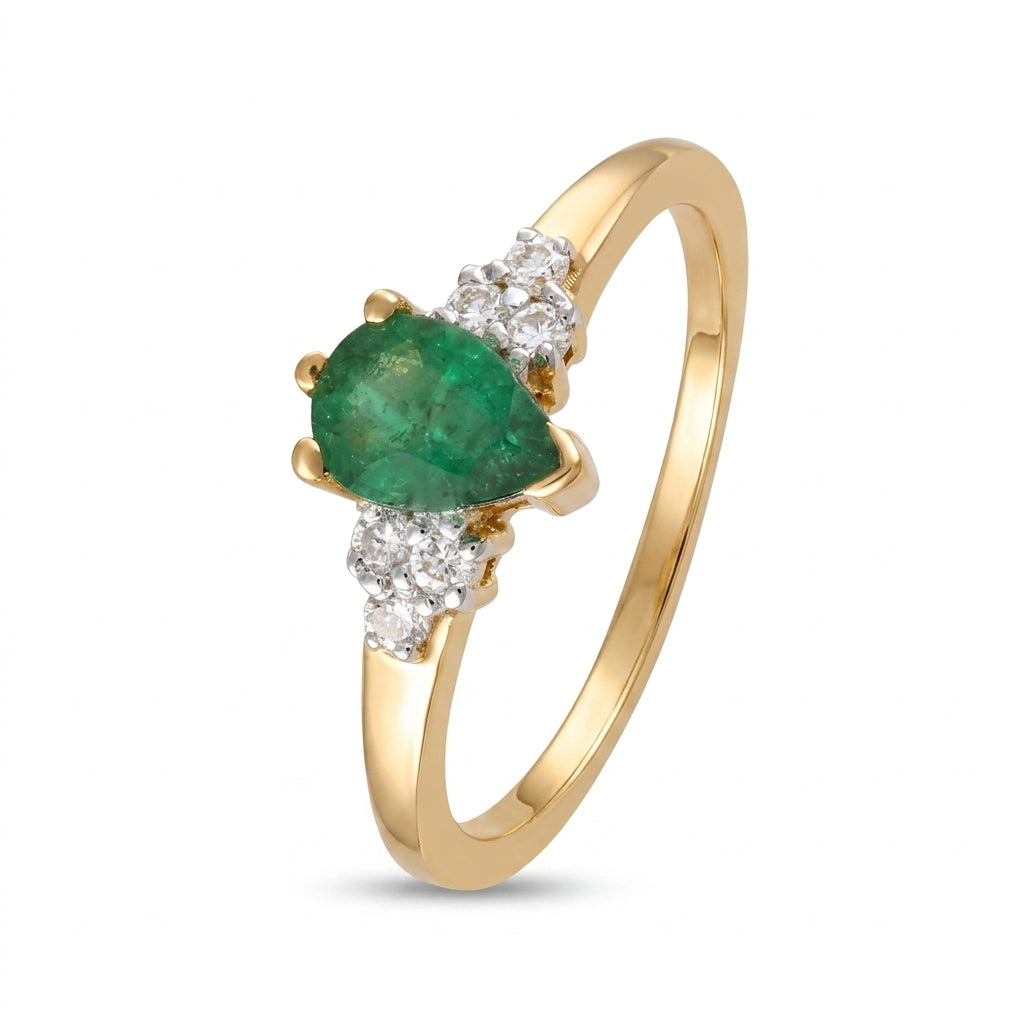 Anillo de oro amarillo con diamantes naturales
