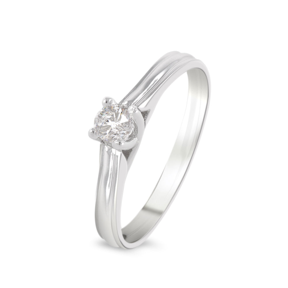 Anillo solitario estilo clásico con circonia