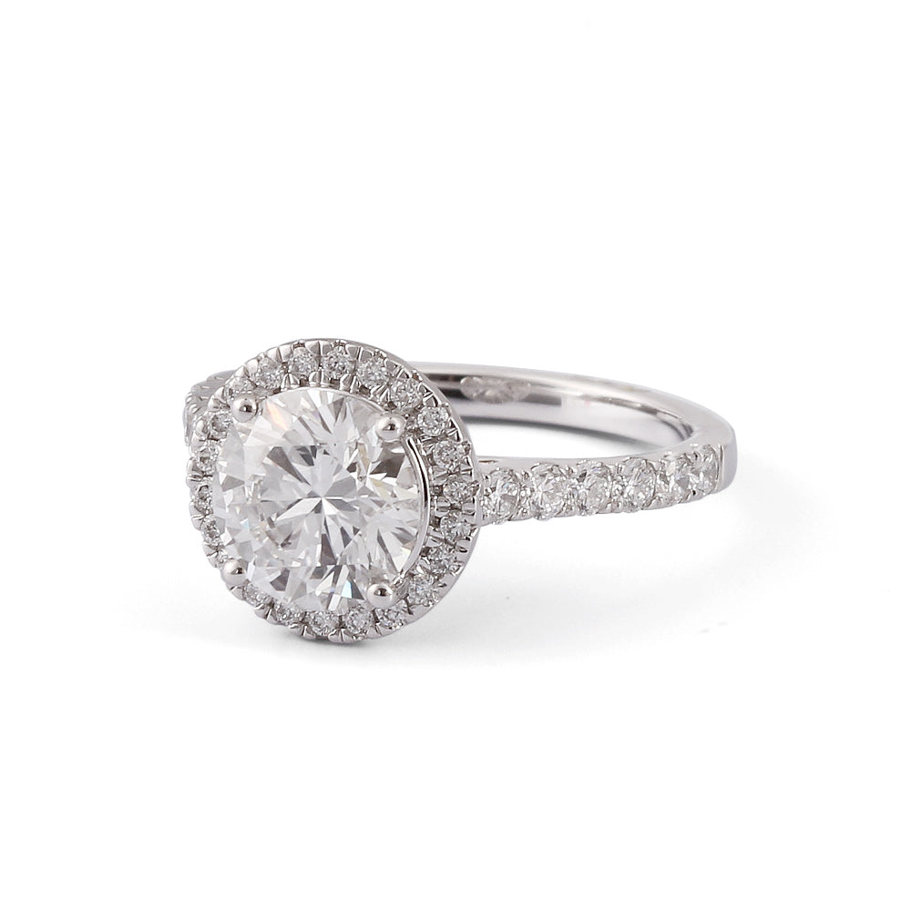 Anillo de compromiso con diamantes laterales lab-grown 2.05 ct