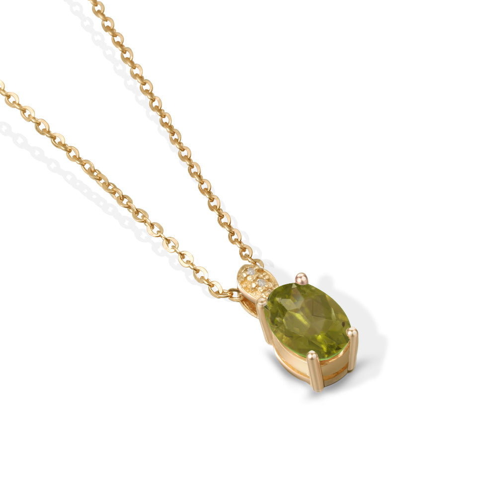 Cadena y dije con peridoto y destellos de diamantes