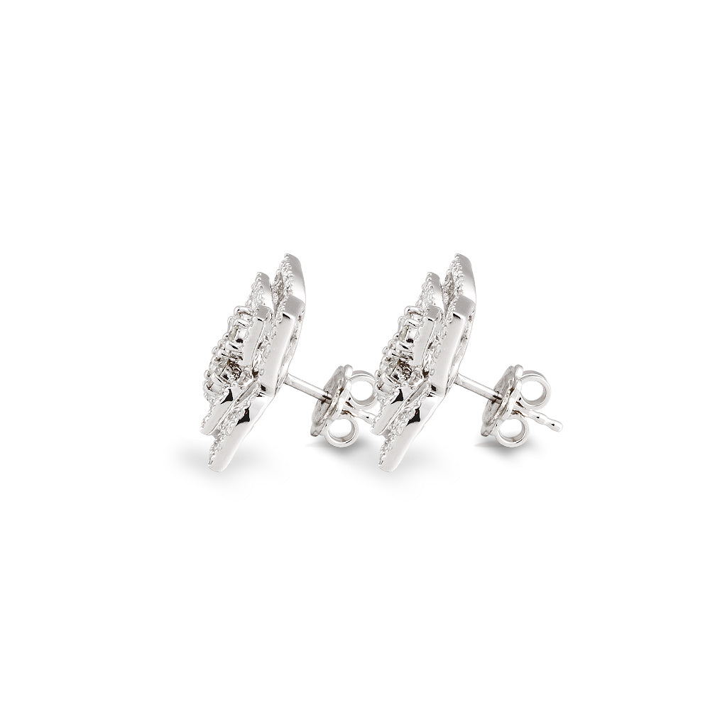 Aretes diseño de flor con diamantes