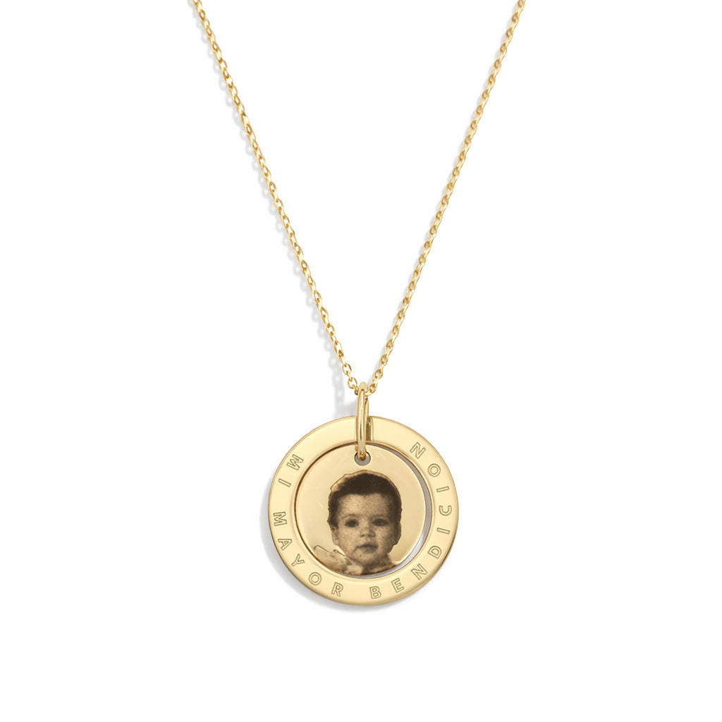 Gargantilla personalizada con dije grabado con marco