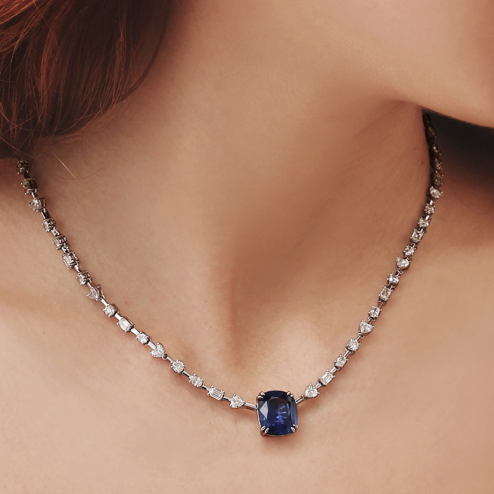 Gargantilla con zafiro y diamantes