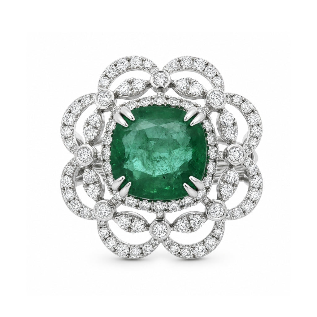Anillo diseño floral con esmeralda y diamantes