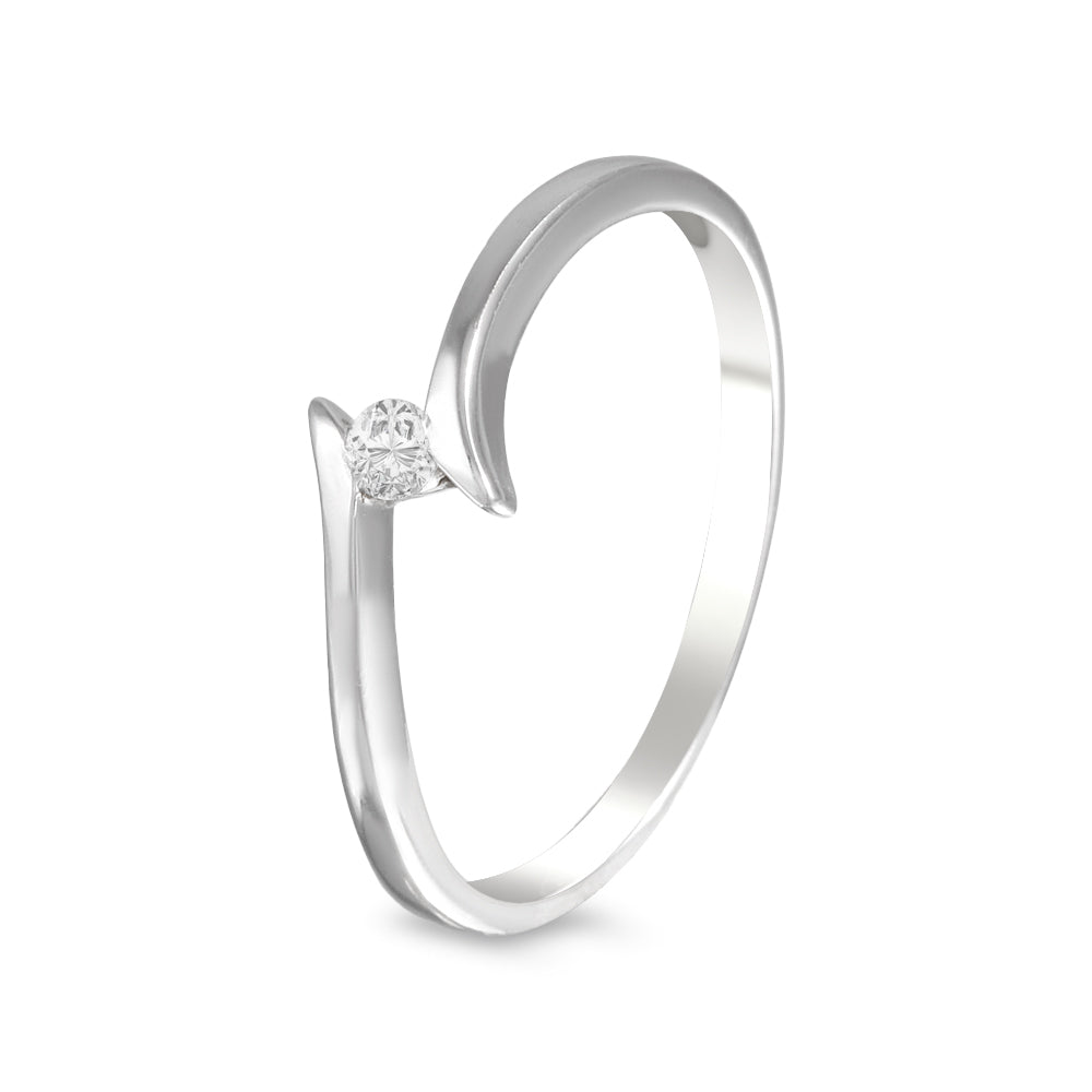 Anillo solitario estilo curvo con Zirconia Swarovski