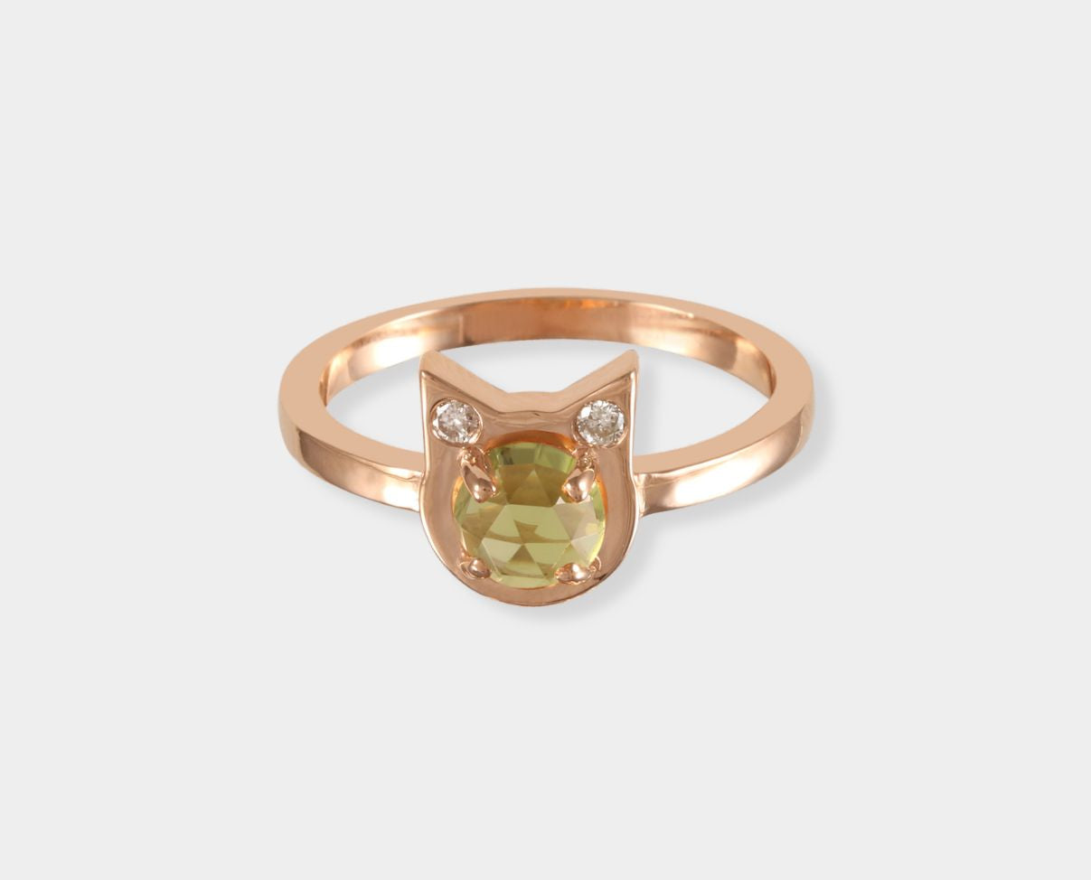 Anillo con Diseño Gatito con Peridoto y Diamantes  AH2-PC102-PER