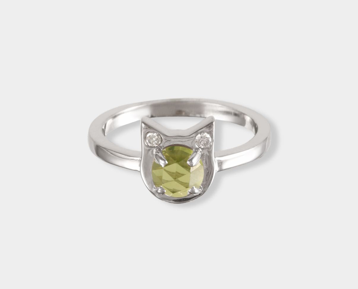 Anillo con Diseño Gatito con Peridoto y Diamantes  AH2-PC102-PER