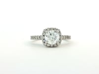 Anillo de compromiso con diamante central lab-grown 1 ct  y diamantes laterales