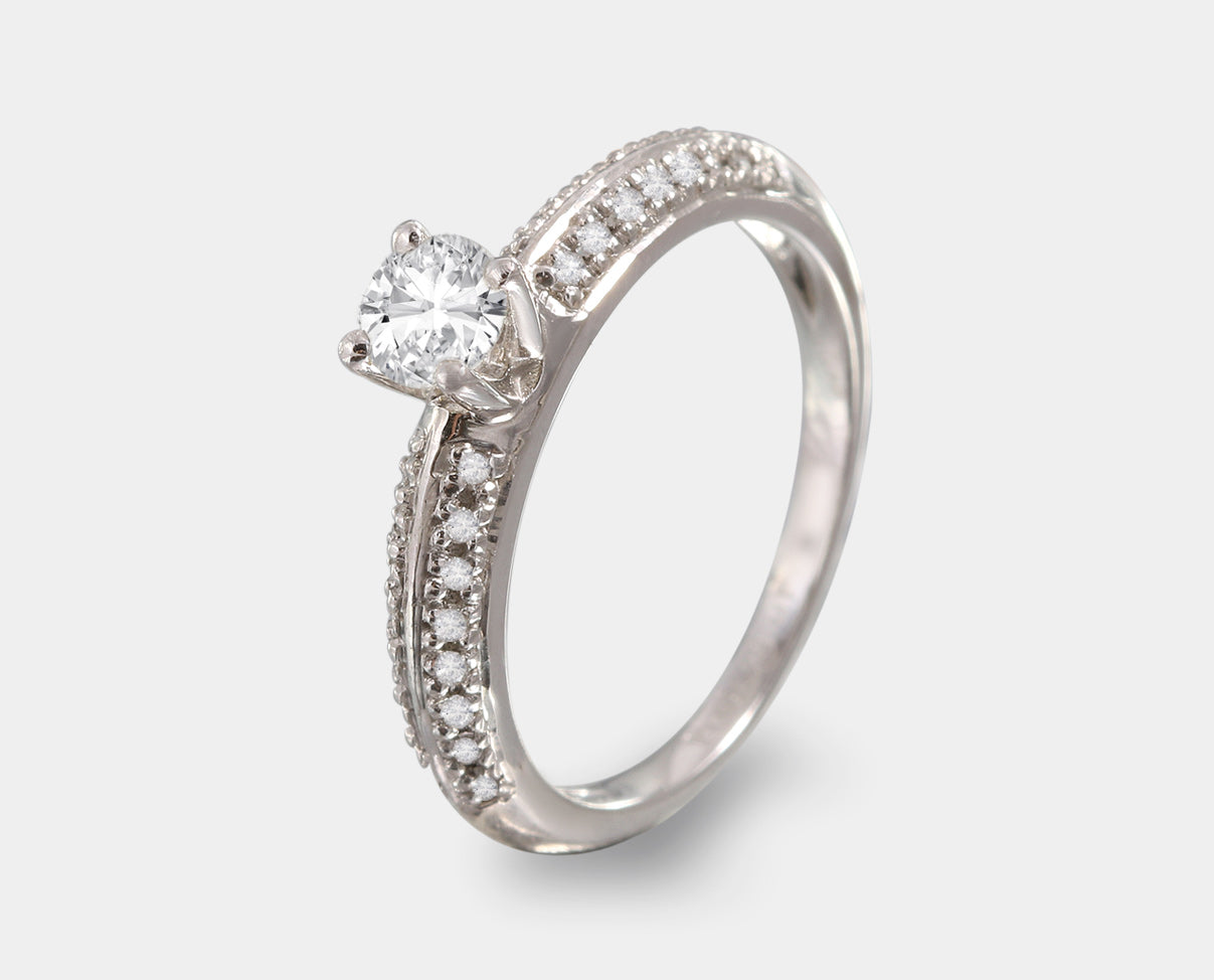 Anillo de compromiso con diamantes laterales, anillo vintage