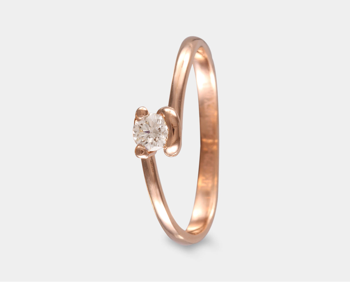 Anillo de Compromiso con Diamante. Anillo Solitario con Diamante. también puede usarse como anillo de promesa. 