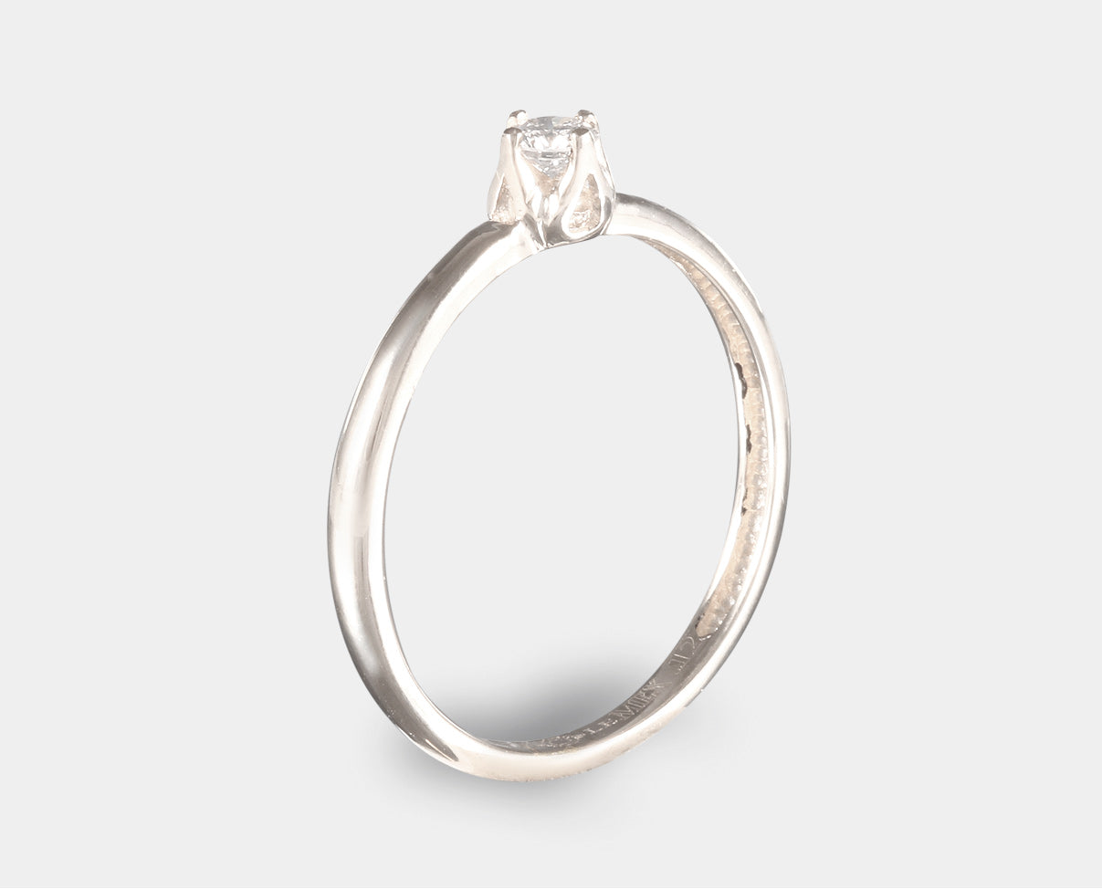 Anillo de Compromiso en oro blanco de 14 k con Diamante. Anillo de Promesa en oro blanco con diamante. 