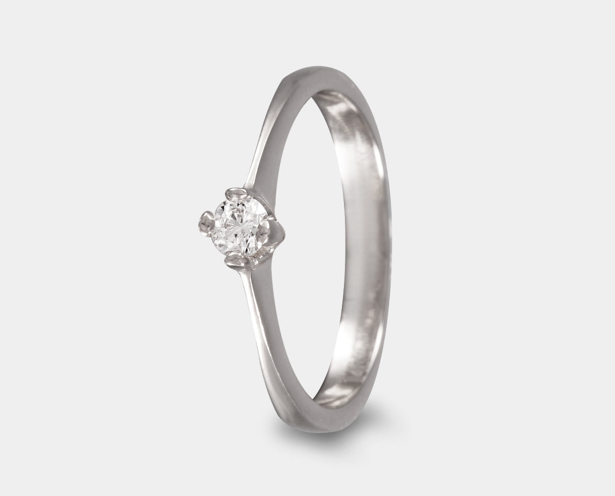 anillo de compromiso con diamante, anillo solitario con diamante. anillo de promesa con diamante.