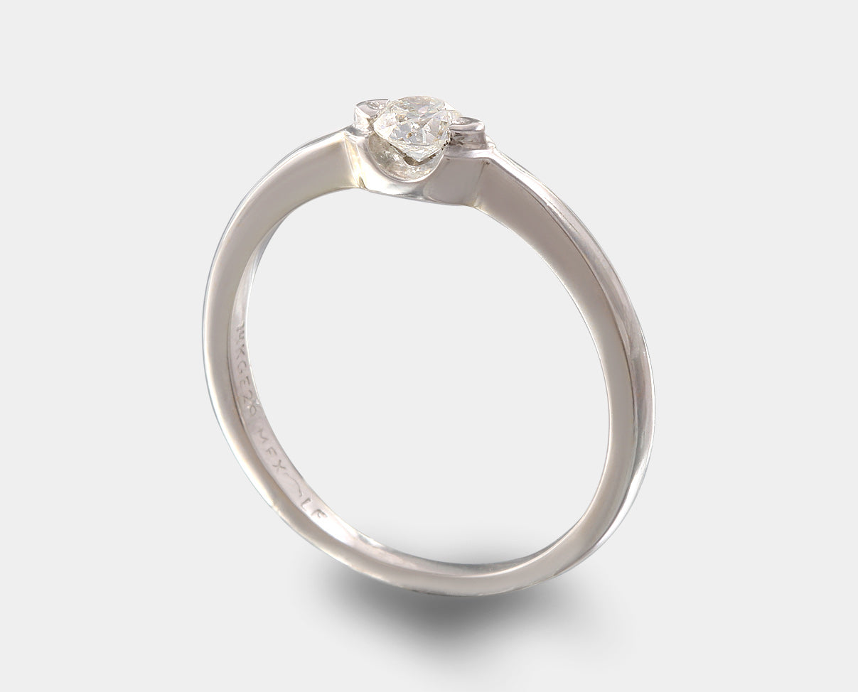 Anillo de compromiso con diamante oro blanco, anillo solitario. anillo de promesa.
