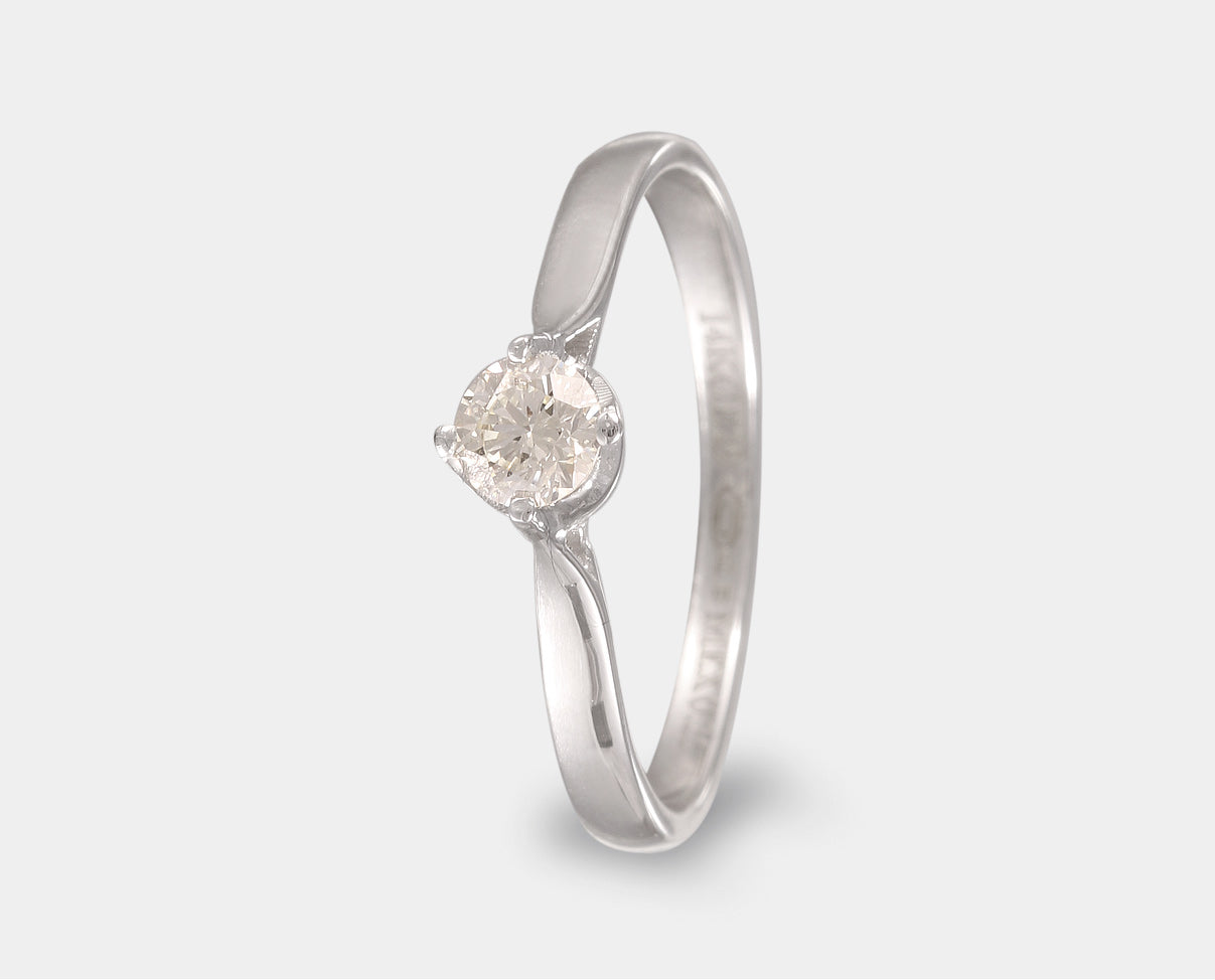 Anillo de Compromiso en oro blanco de 14 k con Diamante. Anillo de combpromiso.