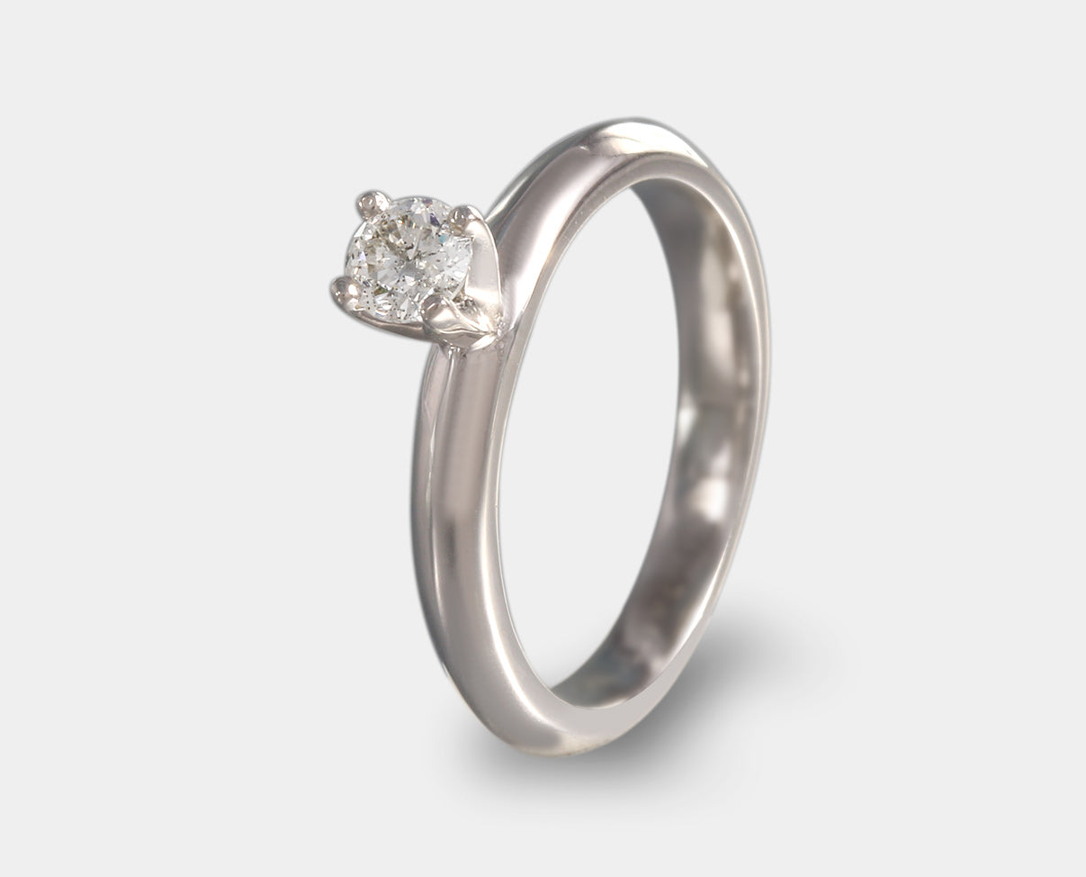 anillo de compromiso solitario oro blanco con diamante