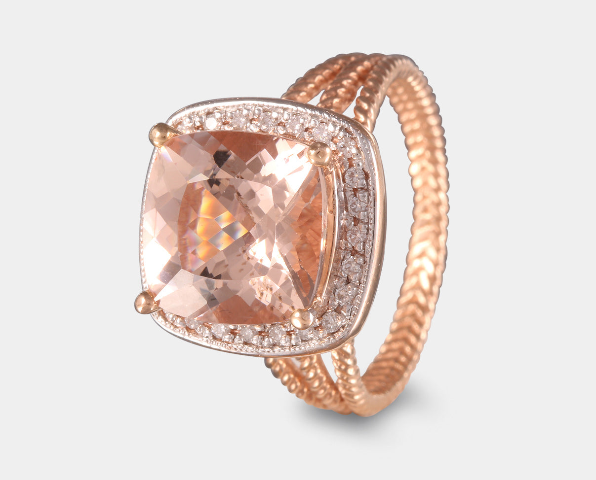 anillo de compromiso con gema morganita y halo de diamantes oro rosa 14k 