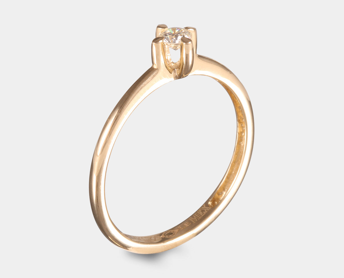 anillo de compromiso con diamante oro amarillo 14k. anillo solitario con diamante. anillo de promesa con diamante.