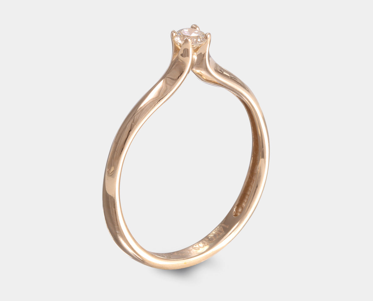 anillo de compromiso con diamante. anillo solitario con diamante. 