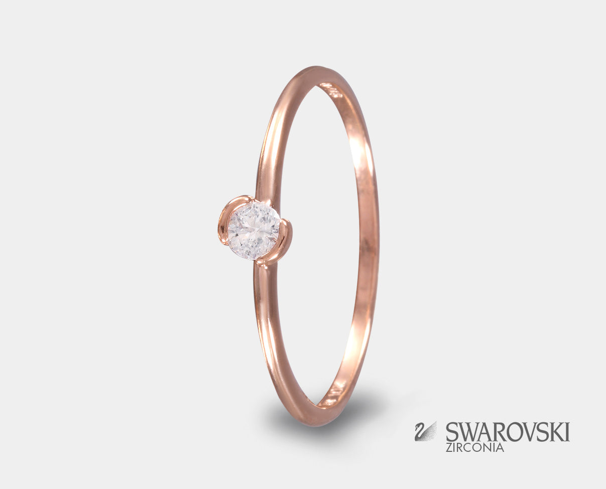 anillo solitario con zirconia swarovski oro rosa. anillo de compromiso. anillo de promesa. 
