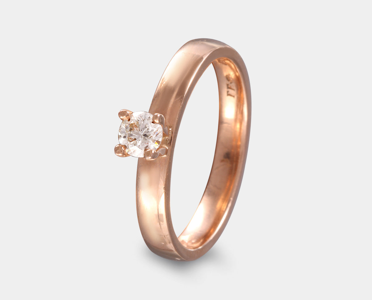 anillo de compromiso oro rosa con diamante. anillo solitario oro rosa.