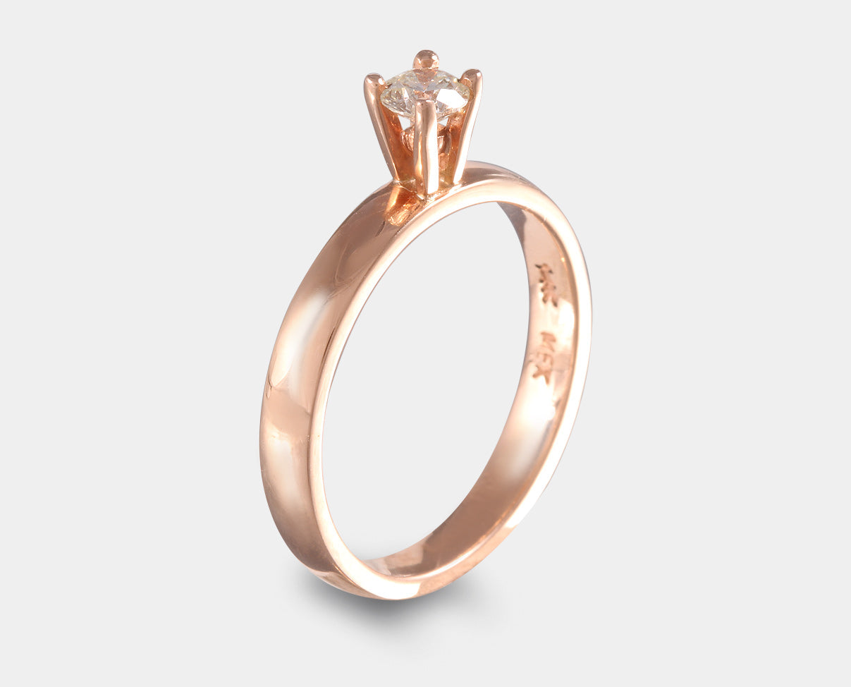 anillo de compromiso oro rosa con diamante. anillo solitario oro rosa.