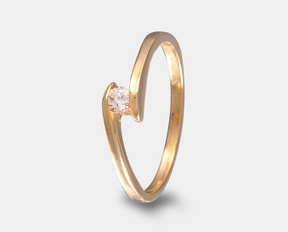 Anillo de compromiso con diamante en oro amarillo, anillo solitario con diamante.