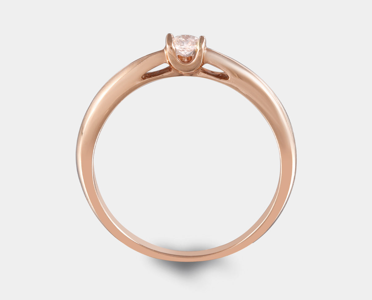 anillo de compromiso oro rosa con diamanate, anillo solitario con diamante. anillo de promesa con diamante.