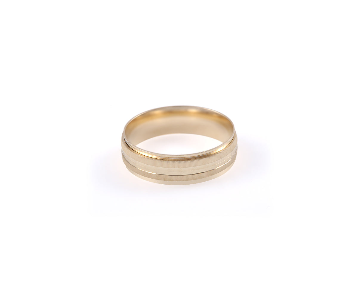 Argolla de matrimonio diseño facetado ancho 6 mm