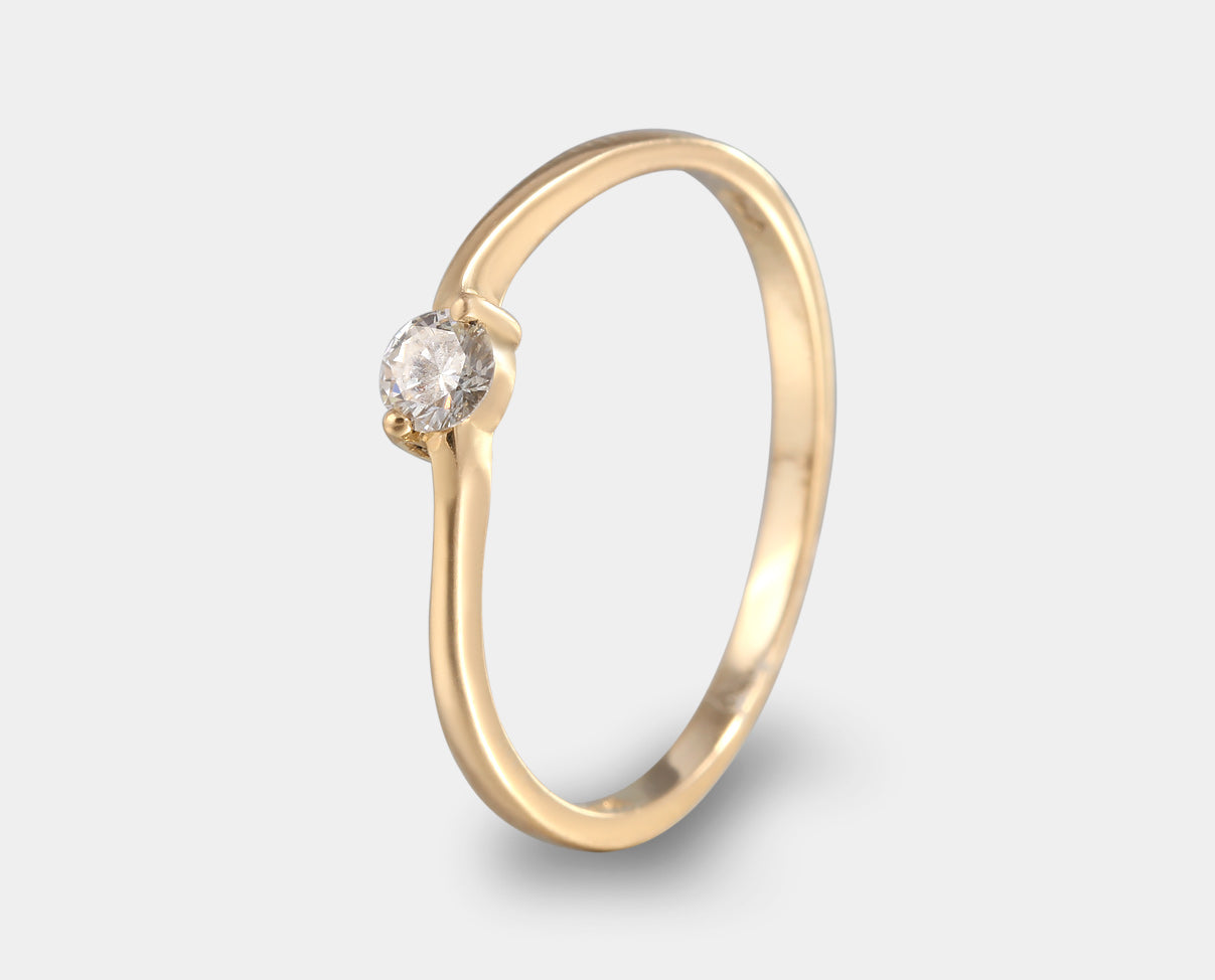 anillo solitario con diamante. anillo de compromiso con diamante. anillo de promesa.