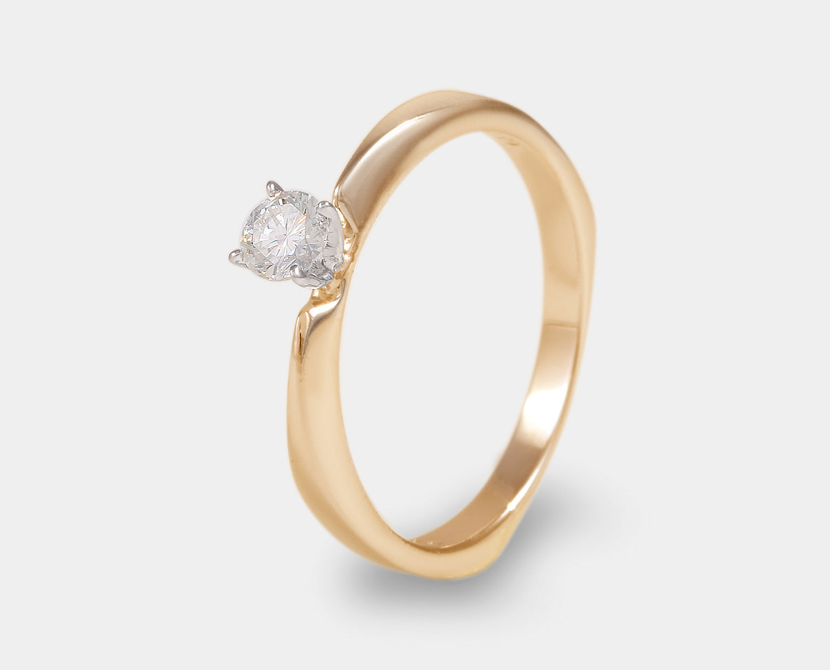 anillo de compromiso oro amarillo con diamante. Anillo solitario oro combinado 