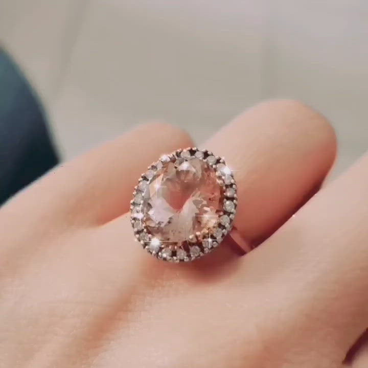 Anillo oro rosa con morganita y halo de diamantes. Anillos con piedras naturales 