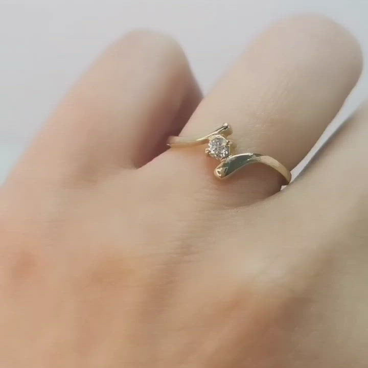 Anillo de compromiso con diamante. anillo solitario con diamante. anillo de promesa. 